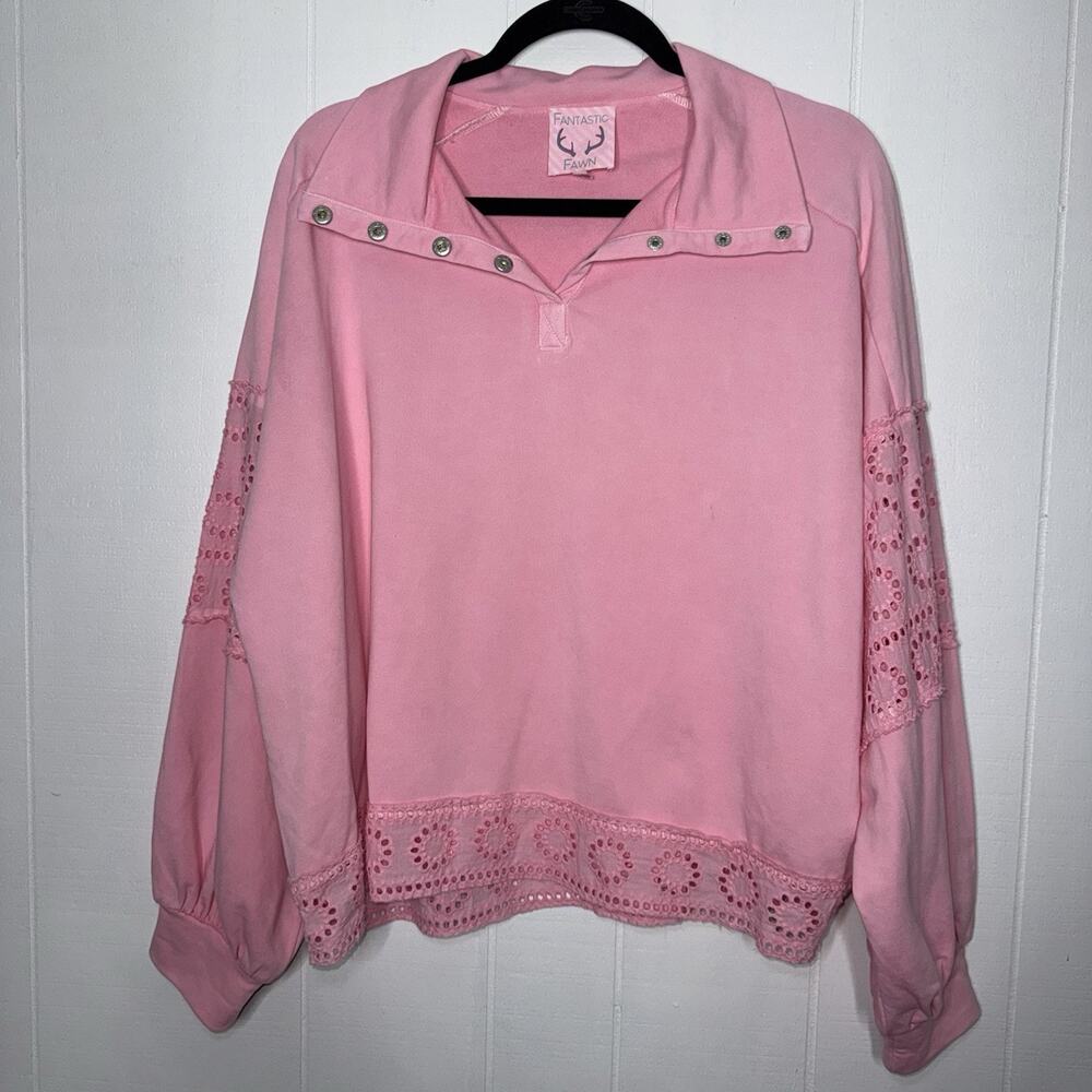 Fantastic Fawn Women’s Pink Pullover Snap Button Eyelet Lace Detail Size Medium